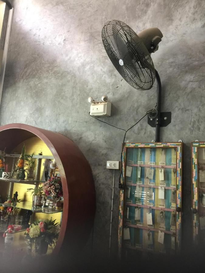 Phangan Barsay Hostel Thong Sala Bagian luar foto
